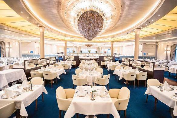 Hapag Lloyd Cruises MS Europa Europa Restaurant 1.jpg